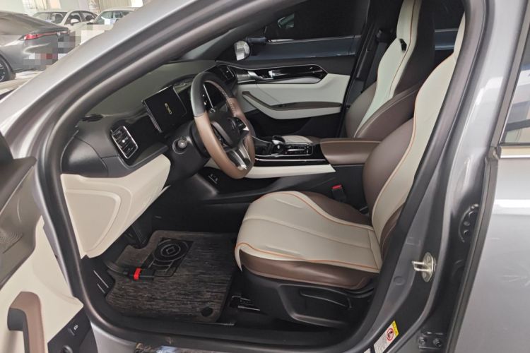 Used BYD Qin PLUS 2024 Honor Edition EV 510KM Leading Model Driver Seat