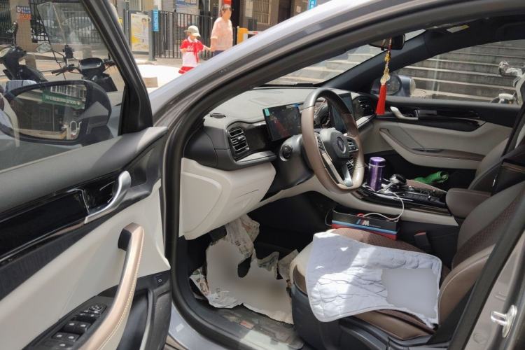 Used BYD Qin PLUS 2024 HONOR Edition DM-i 55KM Leading Model Driver Seat