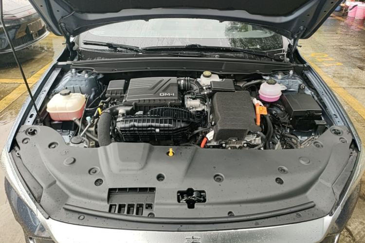Used BYD Qin PLUS 2024 HONOR Edition DM-i 55KM Leading Model Engine Bay