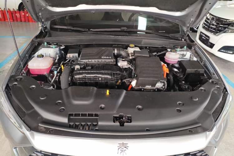 Used BYD Qin PLUS 2024 HONOR Edition DM-i 55KM Leading Model Engine Bay