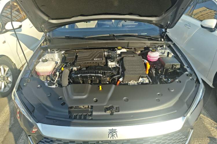 Used BYD Qin PLUS 2024 HONOR Edition DM-i 55KM Leading Model Engine Bay