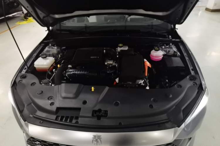 Used BYD Qin PLUS 2024 HONOR Edition DM-i 55KM Leading Model Engine Bay