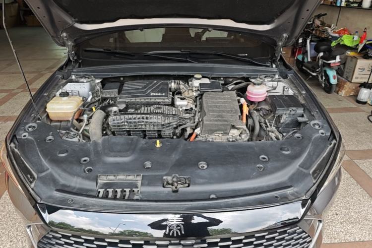 Used BYD Qin PLUS 2024 HONOR Edition DM-i 55KM Leading Model Engine Bay