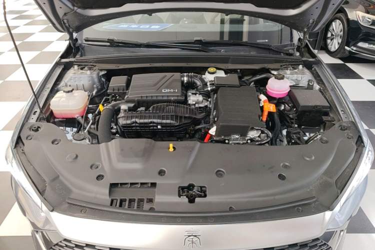 Used BYD Qin PLUS 2024 HONOR Edition DM-i 55KM Leading Model Engine Bay