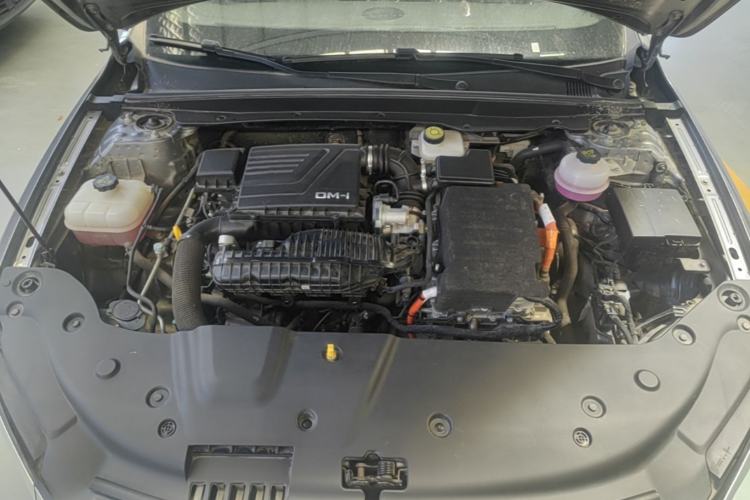 Used BYD Qin PLUS 2024 HONOR Edition DM-i 55KM Leading Model Engine Bay