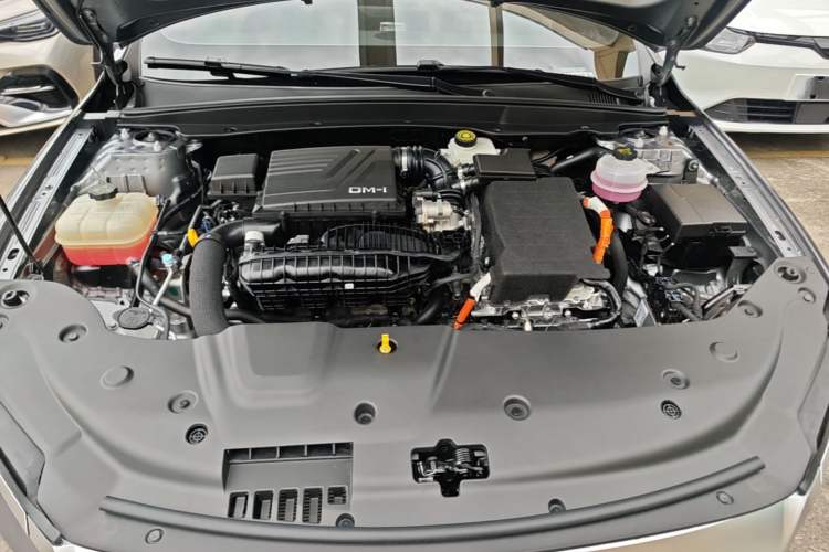Used BYD Qin PLUS 2024 HONOR Edition DM-i 55KM Leading Model Engine Bay
