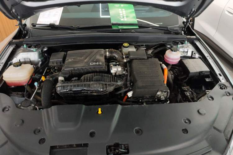 Used BYD Qin PLUS 2024 HONOR Edition DM-i 55KM Leading Model Engine Bay