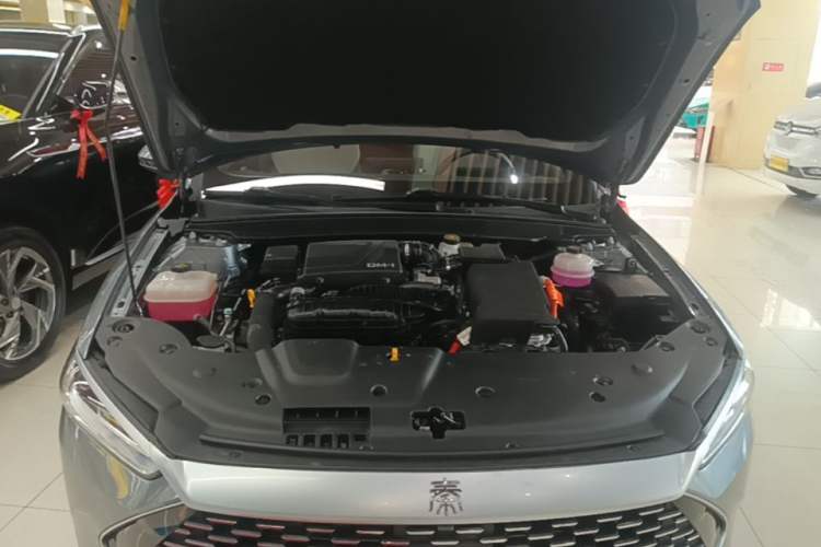Used BYD Qin PLUS 2024 HONOR Edition DM-i 55KM Leading Model Engine Bay