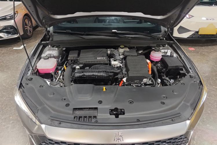 Used BYD Qin PLUS 2024 HONOR Edition DM-i 55KM Beyond Model Engine Bay