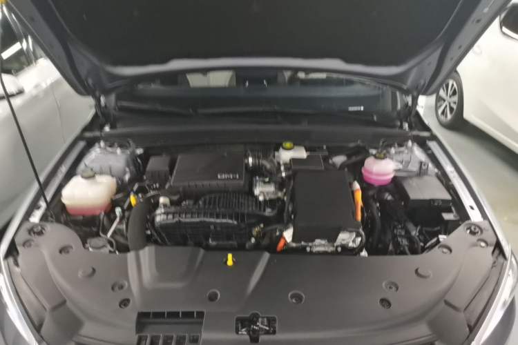 Used BYD Qin PLUS 2024 HONOR Edition DM-i 55KM Leading Model Engine Bay