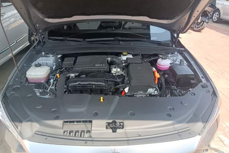Used BYD Qin PLUS 2024 HONOR Edition DM-i 55KM Leading Model Engine Bay