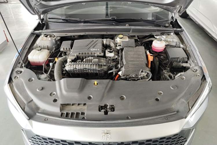 Used BYD Qin PLUS 2024 HONOR Edition DM-i 55KM Leading Model Engine Bay
