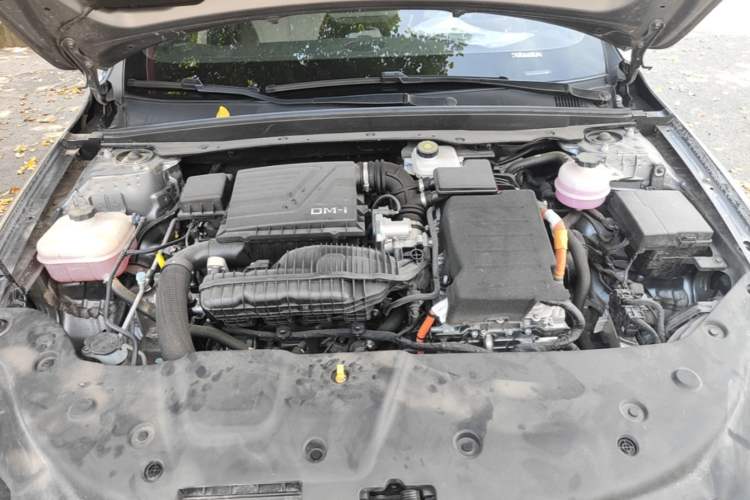 Used BYD Qin PLUS 2024 HONOR Edition DM-i 55KM Leading Model Engine Bay