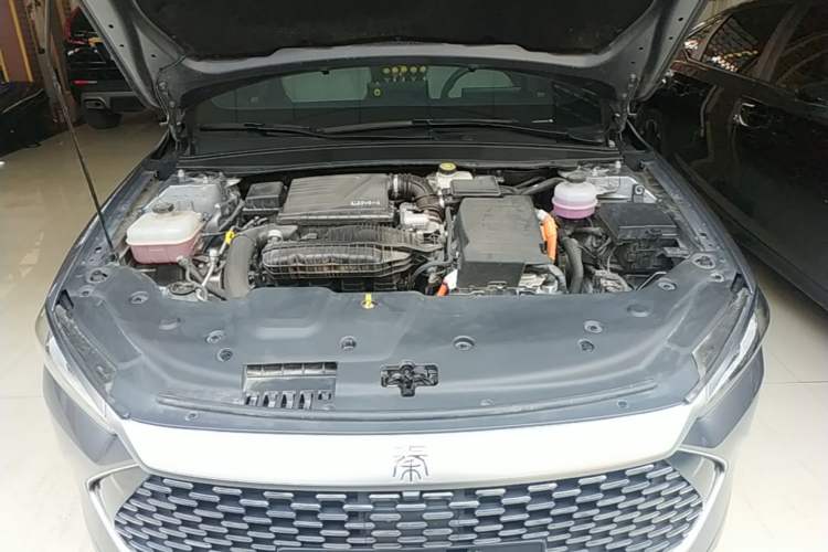 Used BYD Qin PLUS 2024 HONOR Edition DM-i 55KM Leading Model Engine Bay
