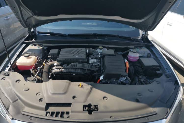 Used BYD Qin PLUS 2024 HONOR Edition DM-i 55KM Leading Model Engine Bay
