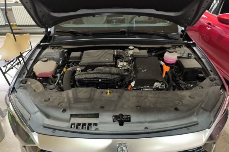 Used BYD Qin PLUS 2024 HONOR Edition DM-i 55KM Leading Model Engine Bay