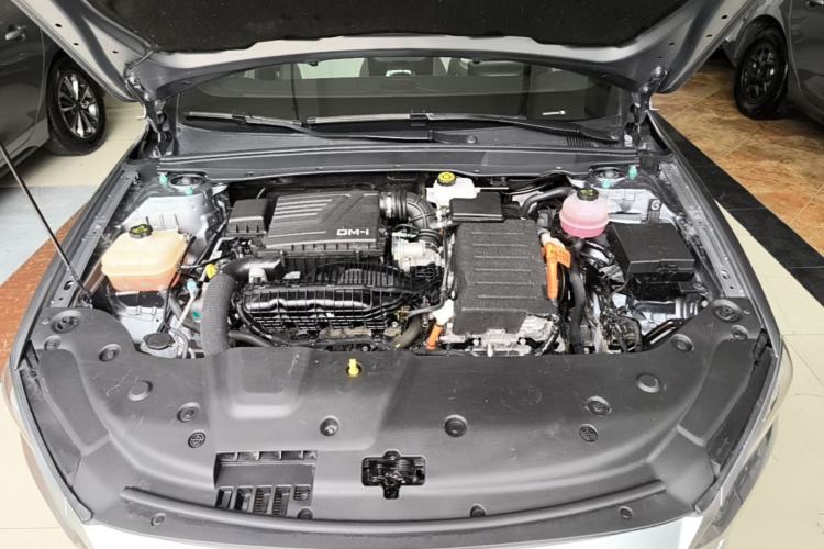 Used BYD Qin PLUS 2024 HONOR Edition DM-i 55KM Leading Model Engine Bay