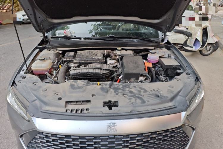 Used BYD Qin PLUS 2024 HONOR Edition DM-i 55KM Leading Model Engine Bay