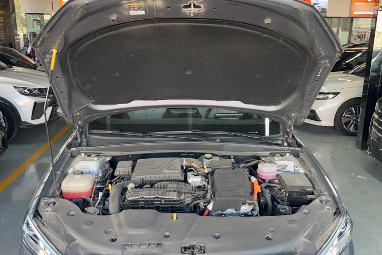 Used BYD Qin PLUS 2024 HONOR Edition DM-i 55KM Leading Model Engine Bay