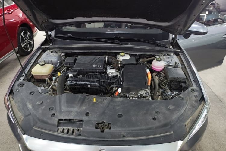 Used BYD Qin PLUS 2024 HONOR Edition DM-i 55KM Leading Model Engine Bay