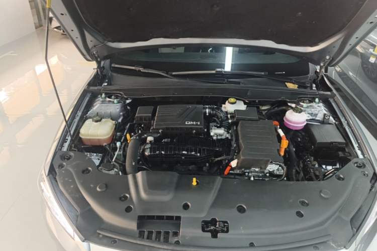 Used BYD Qin PLUS 2024 HONOR Edition DM-i 55KM Leading Model Engine Bay