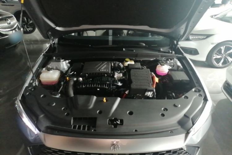 Used BYD Qin PLUS 2024 HONOR Edition DM-i 55KM Leading Model Engine Bay