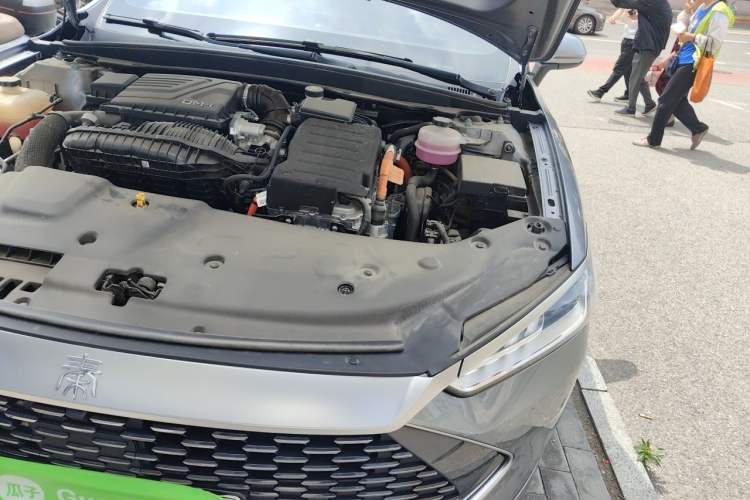 Used BYD Qin PLUS 2024 HONOR Edition DM-i 55KM Leading Model Engine Bay Left