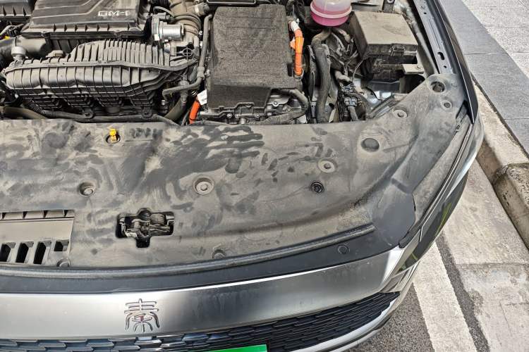 Used BYD Qin PLUS 2024 HONOR Edition DM-i 55KM Leading Model Engine Bay Left