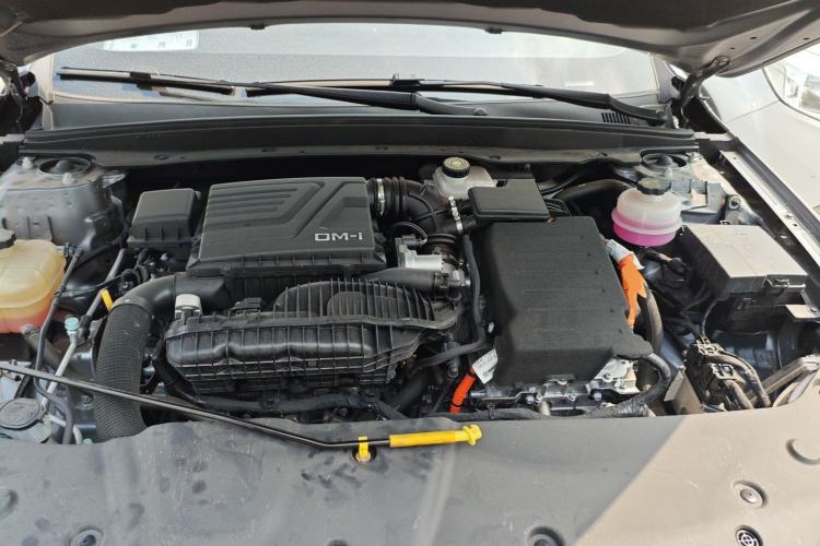 Used BYD Qin PLUS 2024 HONOR Edition DM-i 55KM Leading Model Engine Bay