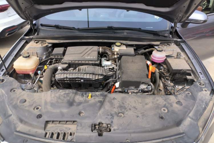 Used BYD Qin PLUS 2024 HONOR Edition DM-i 55KM Leading Model Engine Bay