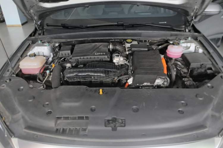 Used BYD Qin PLUS 2024 HONOR Edition DM-i 55KM Leading Model Engine Bay