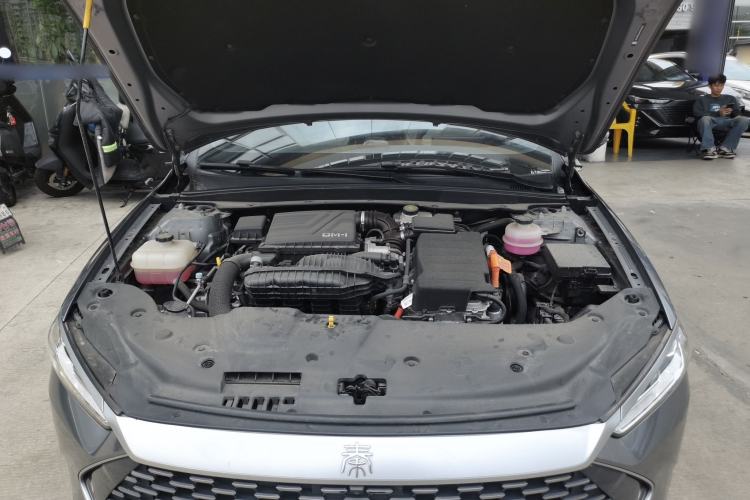 Used BYD Qin PLUS 2024 HONOR Edition DM-i 55KM Beyond Model Engine Bay