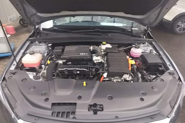 Used BYD Qin PLUS 2024 HONOR Edition DM-i 55KM Leading Model Engine Bay