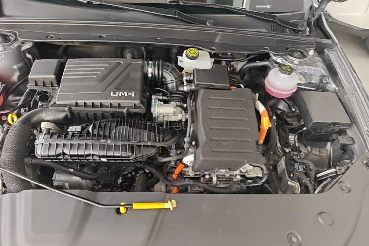 Used BYD Qin PLUS 2024 HONOR Edition DM-i 55KM Leading Model Engine Bay