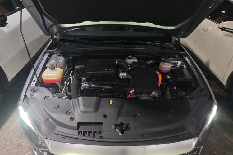 Used BYD Qin PLUS 2024 HONOR Edition DM-i 55KM Leading Model Engine Bay
