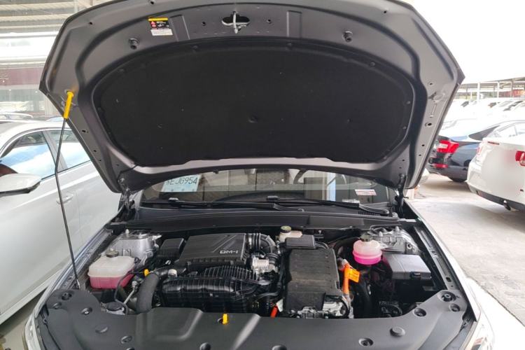 Used BYD Qin PLUS 2024 HONOR Edition DM-i 55KM Leading Model Engine Bay