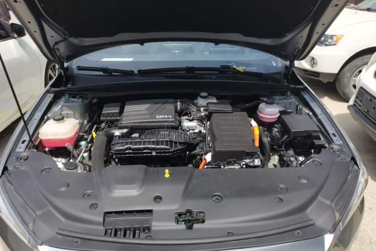 Used BYD Qin PLUS 2024 HONOR Edition DM-i 55KM Leading Model Engine Bay