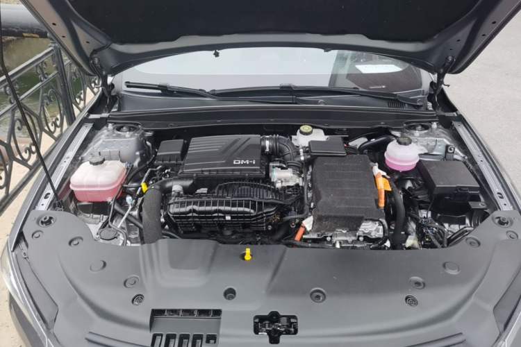 Used BYD Qin PLUS 2024 HONOR Edition DM-i 55KM Leading Model Engine Bay