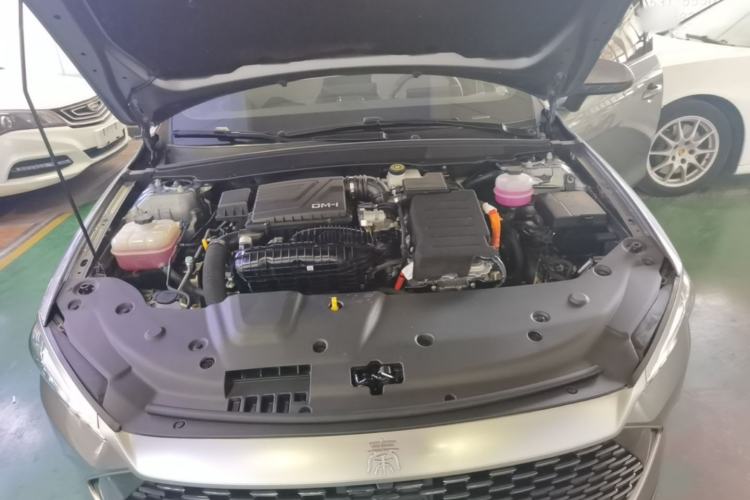 Used BYD Qin PLUS 2024 HONOR Edition DM-i 55KM Leading Model Engine Bay