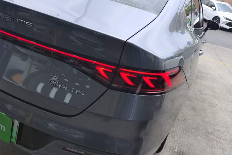 Used BYD Qin PLUS 2024 HONOR Edition DM-i 55KM Beyond Model Exterior 3