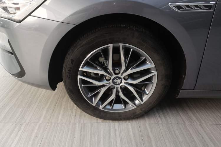Used BYD Qin PLUS 2024 Honor Edition EV 510KM Beyond Model Exterior 4
