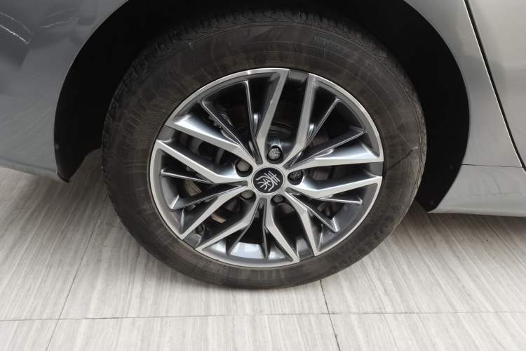 Used BYD Qin PLUS 2024 Honor Edition EV 510KM Beyond Model Exterior 5