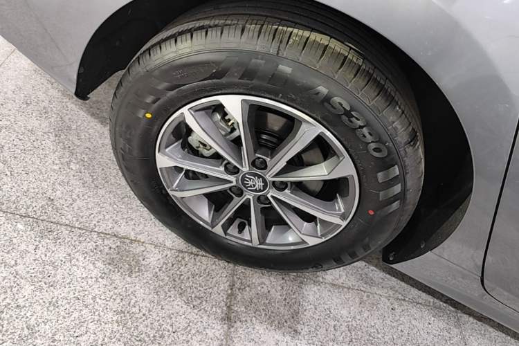 Used BYD Qin PLUS 2024 HONOR Edition DM-i 55KM Leading Model Exterior 5