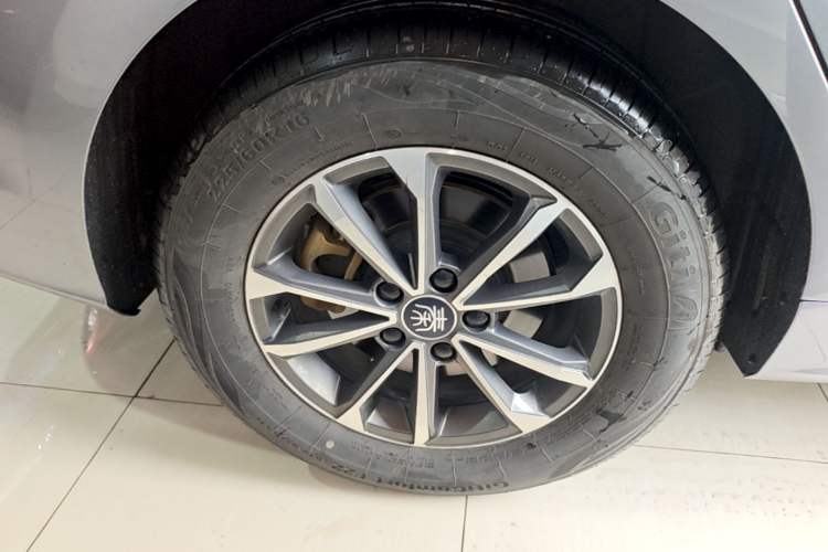 Used BYD Qin PLUS 2024 HONOR Edition DM-i 55KM Leading Model Exterior 5