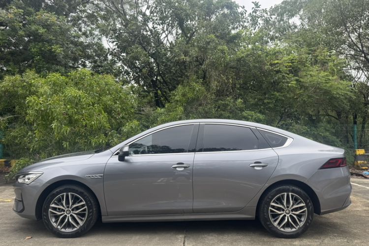 Used BYD Qin PLUS 2024 Honor Edition EV 510KM Leading Model Exterior 5