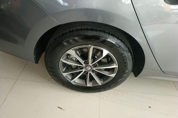 Used BYD Qin PLUS 2024 HONOR Edition DM-i 55KM Leading Model Exterior 5