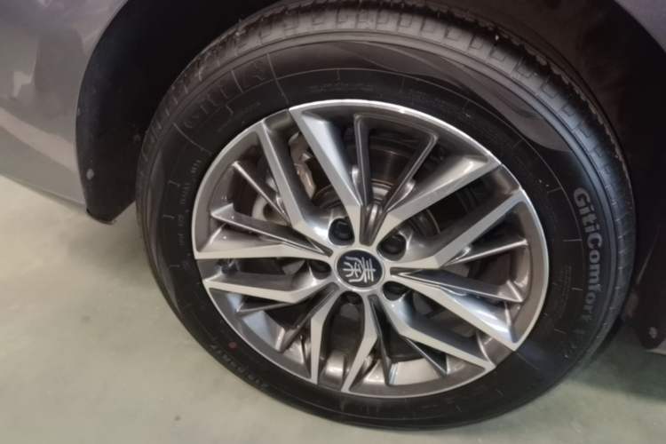 Used BYD Qin PLUS 2024 HONOR Edition DM-i 120KM Beyond Model Exterior 5
