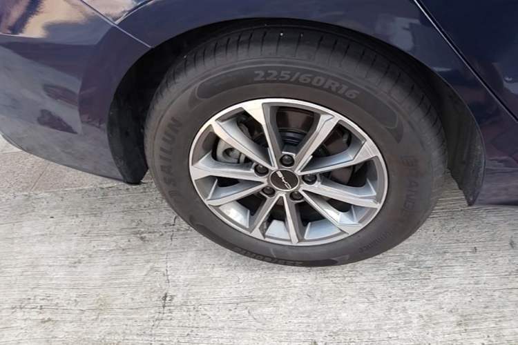 Used BYD Qin PLUS 2024 HONOR Edition DM-i 55KM Leading Model Exterior 5