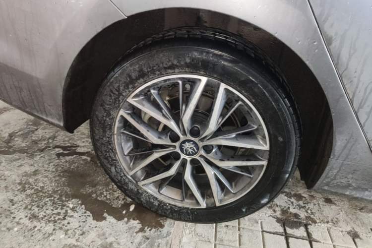 Used BYD Qin PLUS 2024 Honor Edition EV 510KM Leading Model Exterior 5