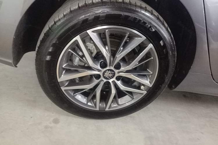 Used BYD Qin PLUS 2024 Honor Edition EV 420KM Leading Model Exterior 5